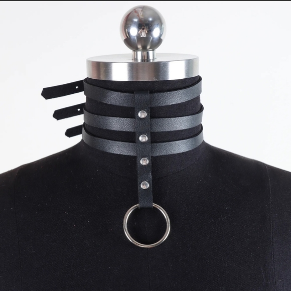 3 Row O-Ring Accent Choker - Picture 3 of 5